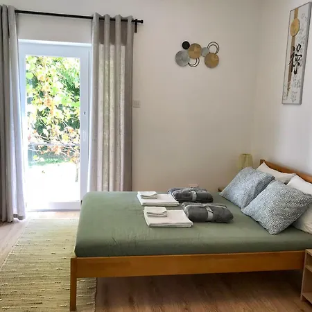 Apartment Quiet, Green, Relaxing Place - 2 Bedroom Balatonfured