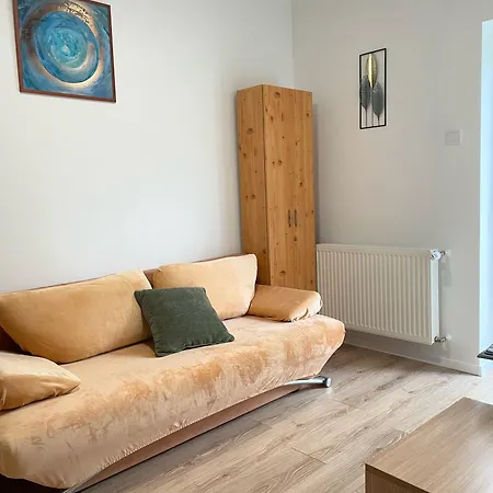 Apartment Quiet, Green, Relaxing Place - 2 Bedroom *
