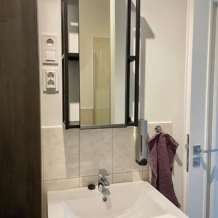 Apartment Quiet, Green, Relaxing Place - 2 Bedroom *