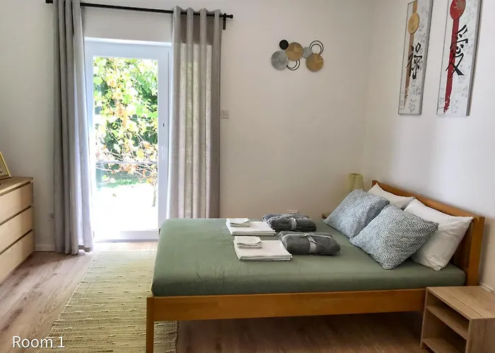 アパート Quiet, Green, Relaxing Place - 2 Bedroom バラトンフレド