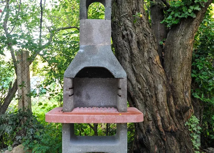 Quiet, Green, Relaxing Place - 2 Bedroom