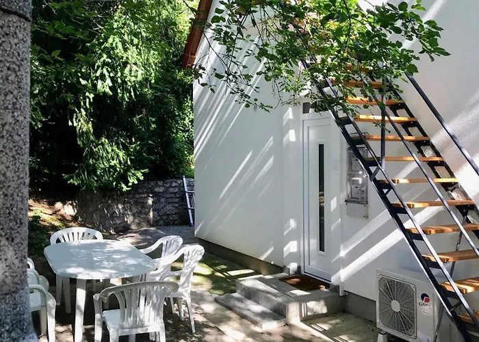 Quiet, Green, Relaxing Place - 2 Bedroom * 巴拉顿菲赖德
