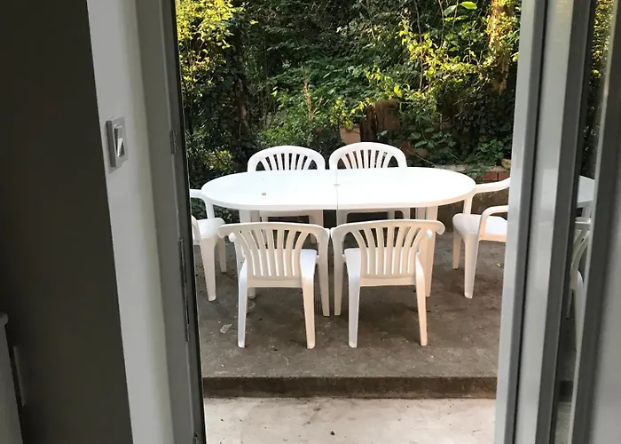 Quiet, Green, Relaxing Place - 2 Bedroom